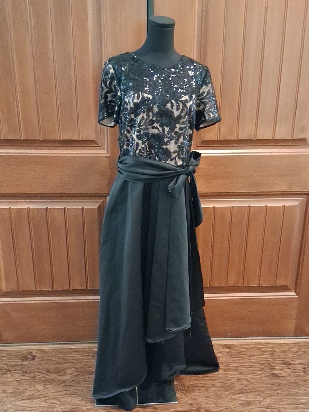 R&M Richards Black Sequin Bodice Evening Gown with Satin Waist Sash. Size 12